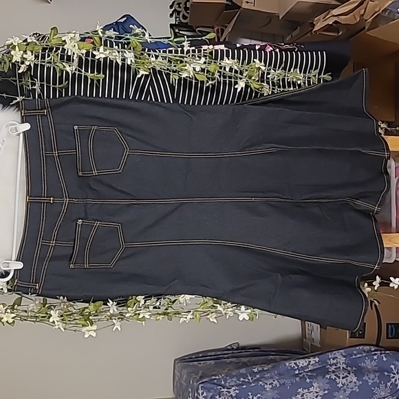 Bisou Bisou mermaid skirt - Picture 2 of 6